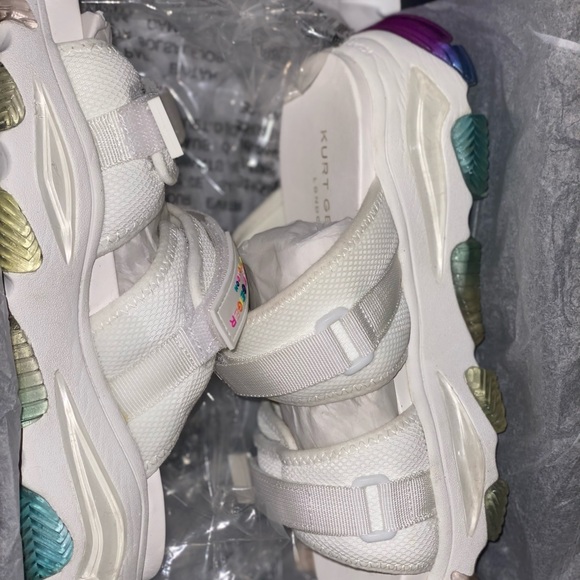 Sneaker Slides - Picture 5 of 8